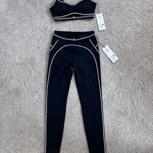 Alo Yoga High Wait Heart Throb set